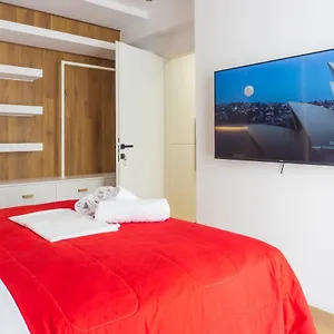 https://new-modern-style-home-next-to-the-train-station.hotelschalkidiki.net